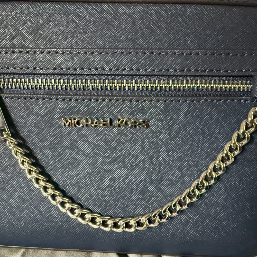 Michael Kors Navy Jet Set Crossbody with Silver Chain - Picture 2 of 7